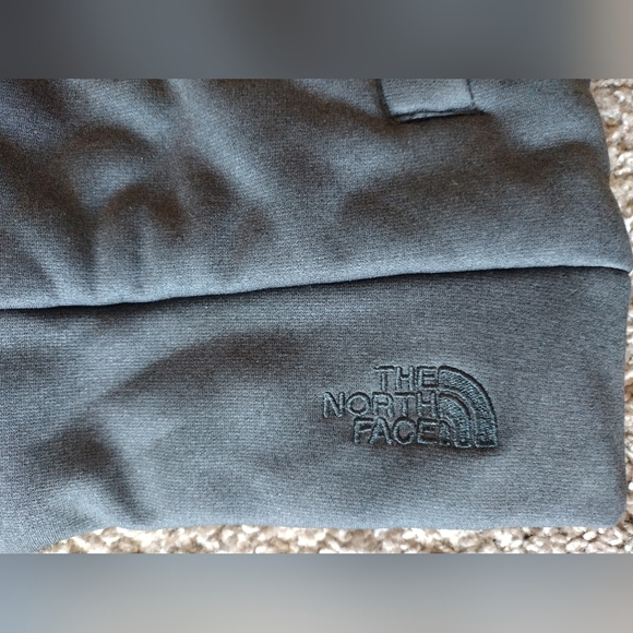 The North Face Darella Gray Insulated Puffer Vest Medium - Picture 6 of 10